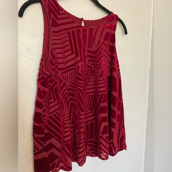 Velvet Sleeveless Sunday in Brooklyn Top - Picture 4 of 6